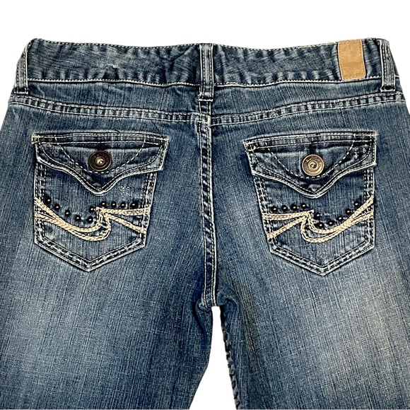 Maurices Capri Jeans Thick Stitch Distressed Flap Pockets Juniors Size 3/4 - Picture 6 of 11